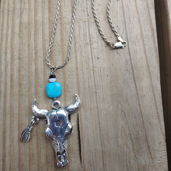 Hand made Bull necklace with turquoise bead - Picture 3 of 3